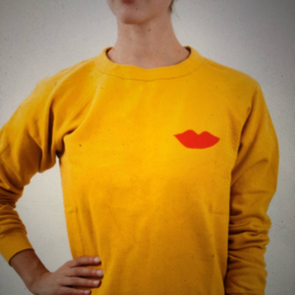 Clare V Sweatshirt Marigold w Lips